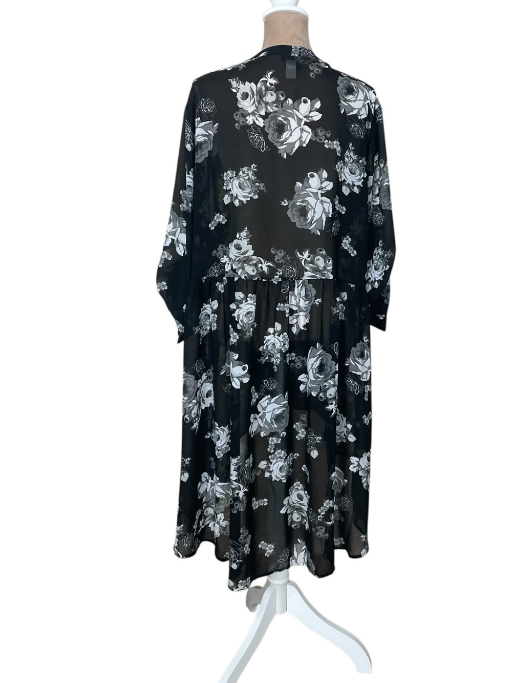 torrid Black and White Floral Chiffon Sheer High Low Coverup Tunic Duster - Picture 4 of 9